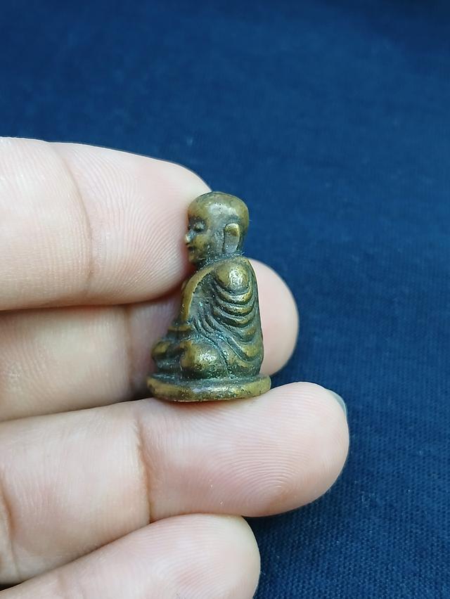 หลวงพ่อเงิน วัดบางคลาน 3