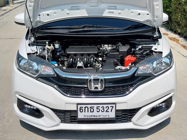 HONDA JAZZ 1.5  V MNC  i-VTEC AUTO ปี 2017 รถพร้อมใช้ *ฟรีดาวน์* T.086-527-9533 2