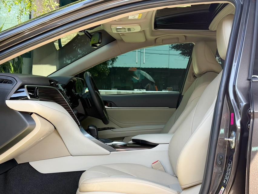 2021 TOYOTA CAMRY 2.5G รถมือเดียวออกป้ายแดง รถวิ่งน้อย รถเข้าศูนย์ตามระยะ รถไม่เคยมีอุบัติเหตุครับ 13
