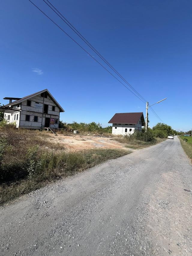 ที่ดินพร้อมสิ่งปลูกสร้าง ทำเลดี ถ.สุวินทวงศ์ 3