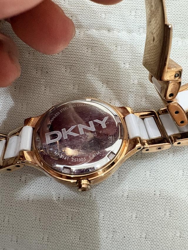 DKNY นาฬิกาข้อมือ รุ่น Chambers Ceramic รูปที่ 3
