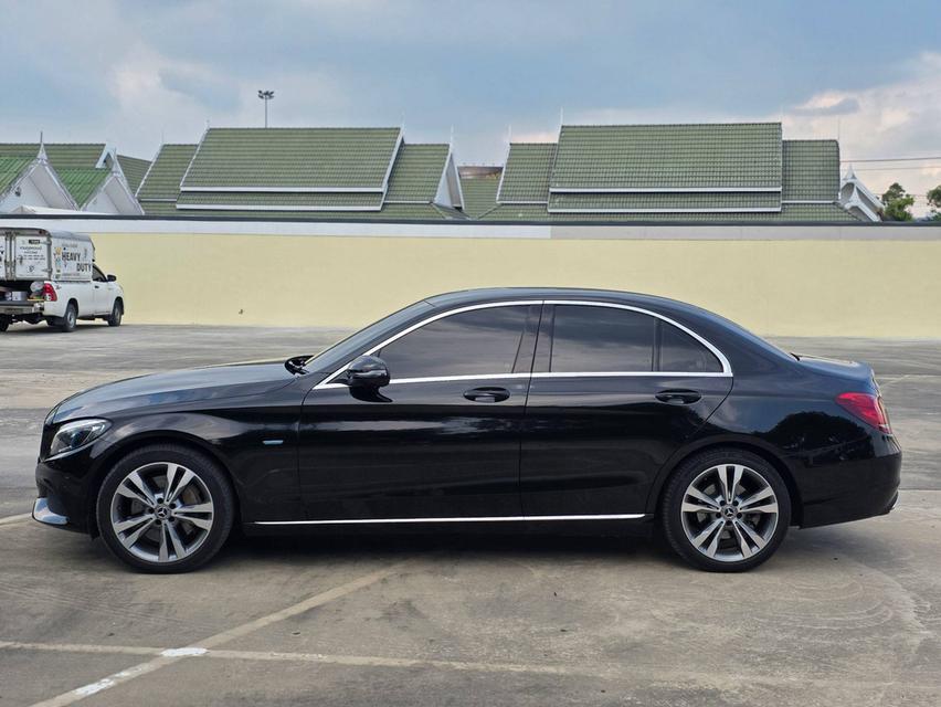 Mercedes-Benz C350e Avantgarde ปี 2018 สีดำ รถศูนย์ รถสวย พร้อมใช้งาน รูปที่ 6