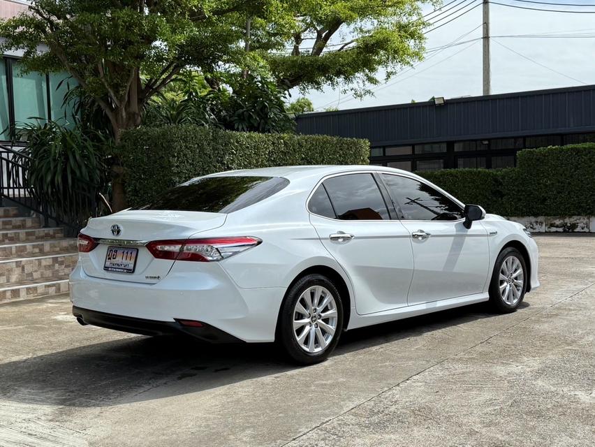 2021 CAMRY HV PREMIUM รุ่น TOP สุด รถมือเดียวออกป้ายแดง รถวิ่งน้อย เข้าศูนย์ตรงระยะ รถไม่มีอุบัติเหตุครับ 3