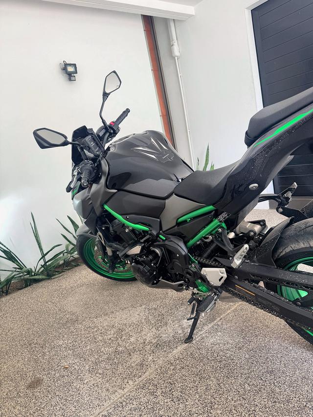 FOR SALE Kawasaki Z900 2023 only 1,666 km Phuket รูปที่ 5