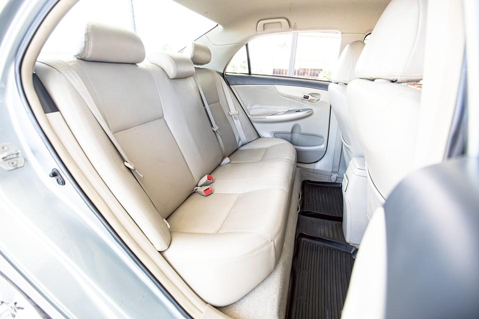 Toyota Altis 1.6E CNG ปี 2010 สี เทา  12