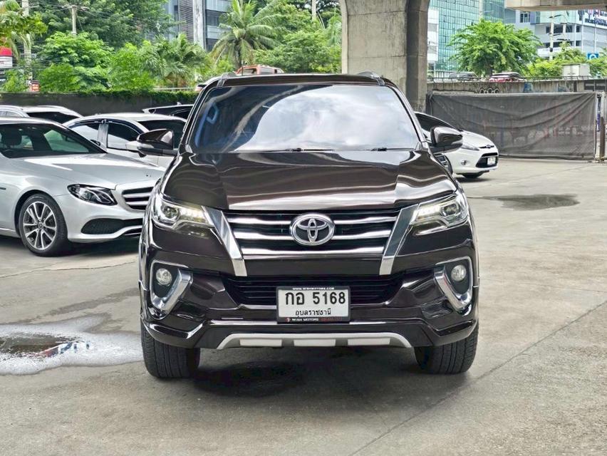 Toyota Fortuner 2.4V ปี16 2