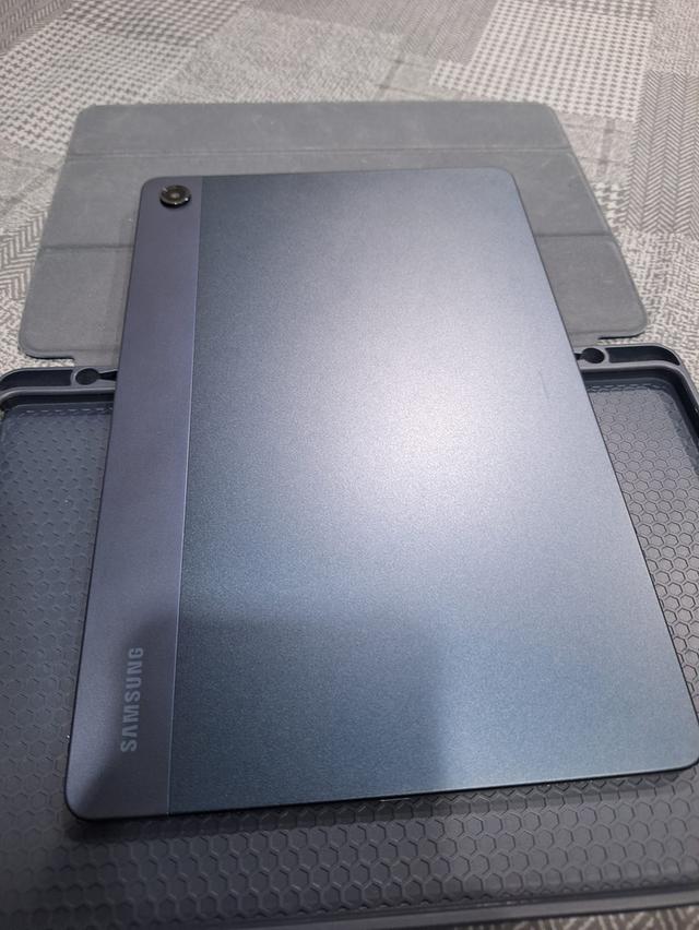 Galaxy Tab A9 Plus พร้อมอุปกรณ์ครบ 4