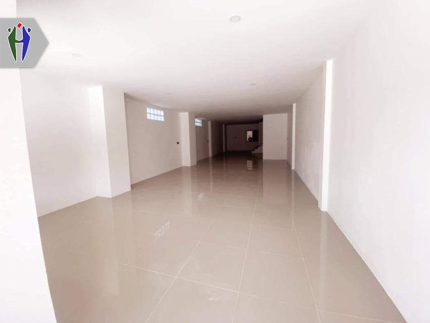 โฮมออฟฟิศสองชั้น ให้เช่า เขาน้อย-เขาตาโล •	ขนาด 34 ตารางวา 2 ชั้น •	3 ห้องนอน 4 ห้องน้ำ •	ไม่มีเฟอร์นิเจอร์  •	ค่าไฟและค่าน้ำจ่ายตามบิลรัฐบาล สถานที่ต 4