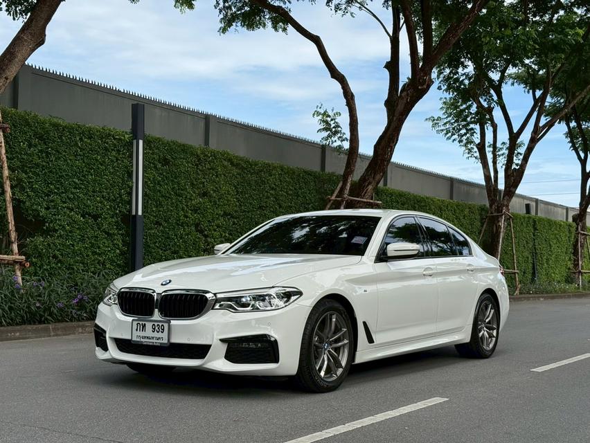 BMW 520 d M-Sport ปี 20 สีขาว ดีเซล ไมล์น้อยสุดในตลาด 40000 โลแท้ๆ หาไม่ได้แล้ว มือเดียว สภาพเหมือนป้ายแดง