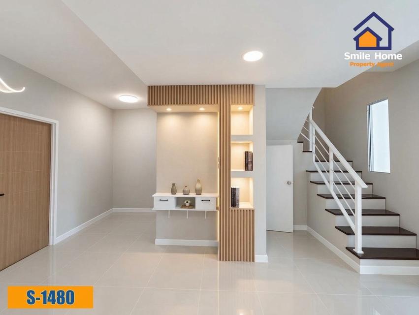 ขายทาวน์เฮาส์ หมู่บ้านพฤกษา 87/2 หลังวัดหนามแดง หลังริมใกล้เมกาบางนา 4