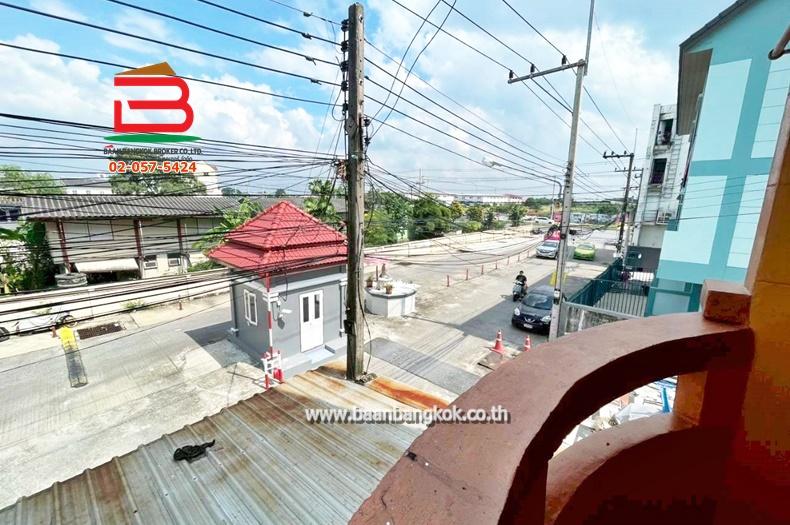 ทาวน์เฮาส์ หมู่บ้านฉัตรณรงค์ วิลล่า 5 เนื้อที่ 16 ตร.ว (สามแยกไฟแดง ถนนเส้นปท. 3004) ถนนลำลูกกา ตำบลบึงคำพร้อย อำเภอลำลูกกา ปทุมธานี 10