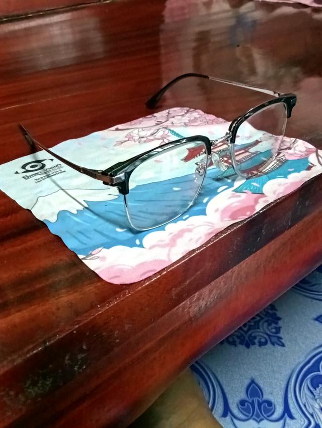 แว่นตา   Smart vision  เลนส์ transition ปรับสี อัตโนมัติ เมื่อถูกแสงUV กรองแสงสีฟ้า   6