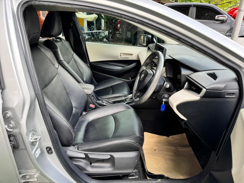 TOYOTA ALTIS 1.6 J LIMO AUTO 2019 14