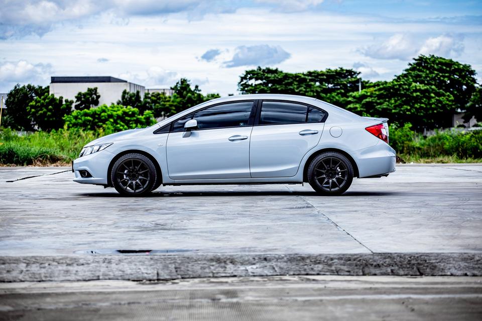 Honda Civic Fb 1.8S ปี 2012 เกียร์ออโต้ สีฟ้า 10