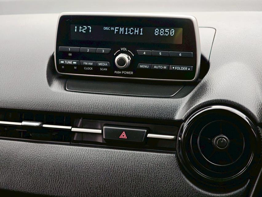 MAZDA 2 SKYACTIVE Hatch 4dr Sports Standard Auto 6sp FWD 1.3i (เบนซิน) ปี 16 สีน้ำเงิน  เกียรออโต้  17