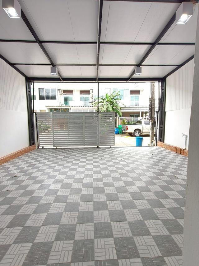 หมู่บ้านราชพฤกษ์  ถนนฉลองกรุง 61 ลาดกระบัง  หนองจอก  สุวินทวงศ  ์นัดชมบ้าน 085-318-6868 คุณวา 4