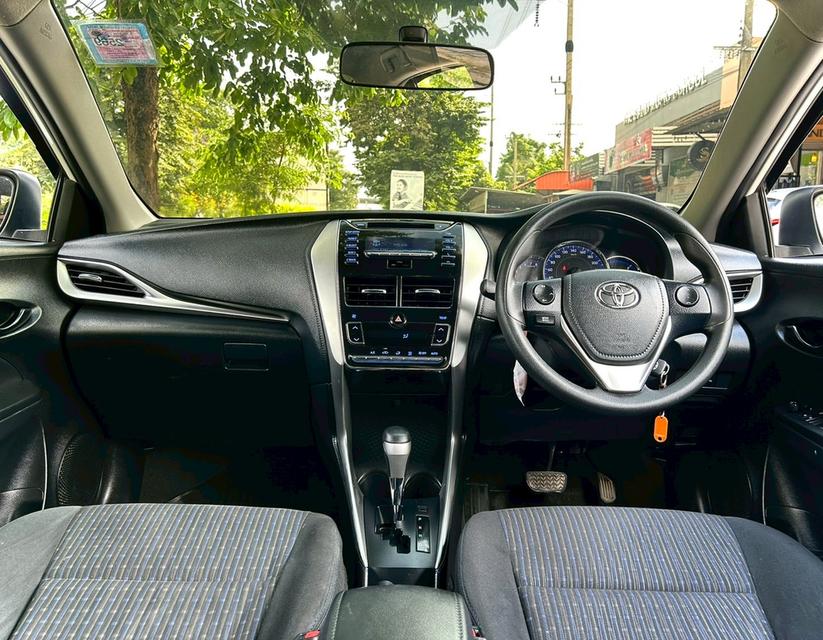 Toyota Yaris Aitv 1.2E ปี17 12