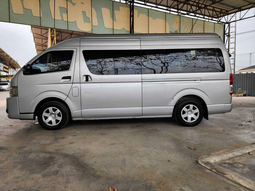 TOYOTA COMMUTER 3.0 2018