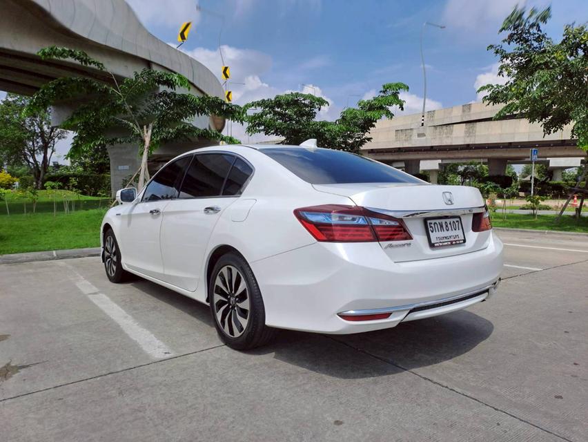 HONDA ACCORD 2.0 HYBRID ปี2016 สีขาว รถมือเดียวจากป้ายแดง เข้าศูนย์ตลอด 3