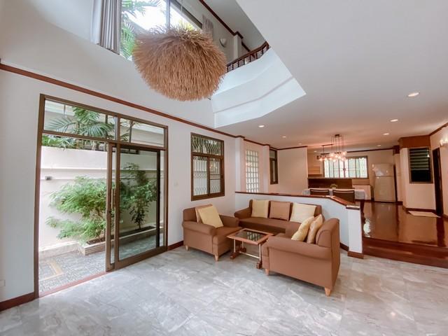 บ้านเดี่ยว4ชั้น 80ตรว.ชั้นบนสุดเป็นดาดฟ้า สุุขุมวิท ใกล้สถานี BTS นานา 3