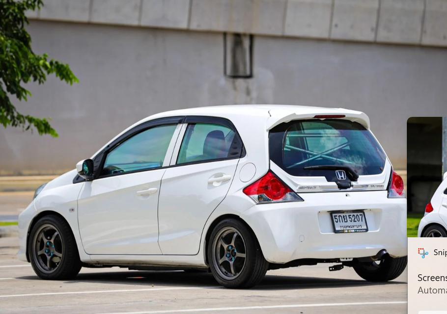 Honda Brio สีขาว ปี 2017 4