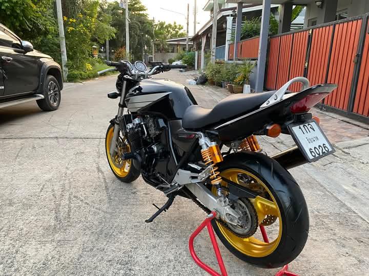 Honda CB400 VTEC3 8