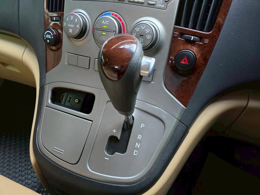 Hyundai grand Starex 2.5Vip ปี13 8