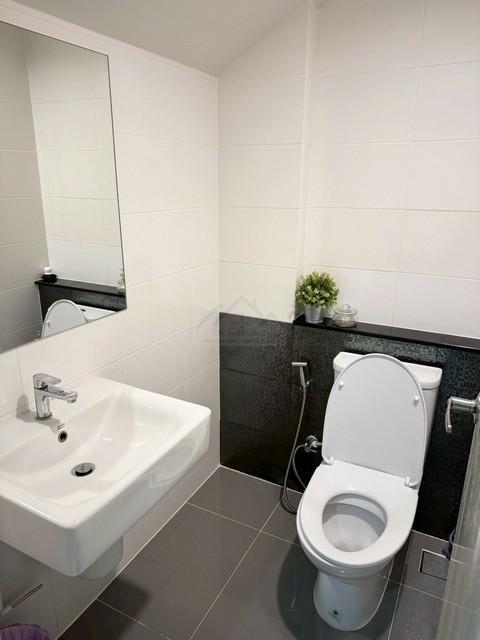 ขาย เช่าทาวน์โฮม 3 ชั้น โครงการ บ้านกลางเมือง ลาดพร้าว-เสรีไทย 52 ใกล้ทางด่วน กาญจนา-มอเตอร์เวย์ พร้อมเข้าอยู่ 4