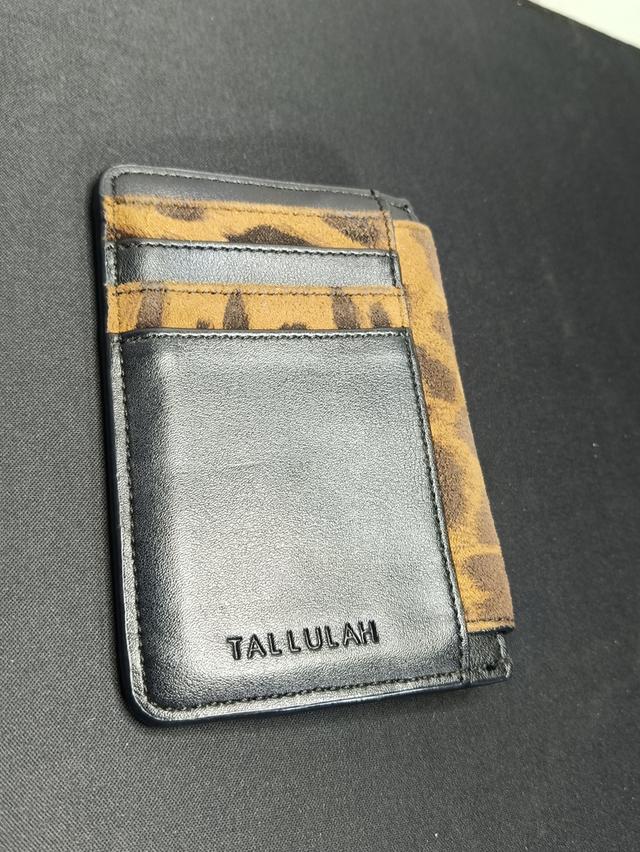 กระเป๋าใส่บัตร TALLULAH ลายเสือดาว พร้อมช่องใส่เหรียญ