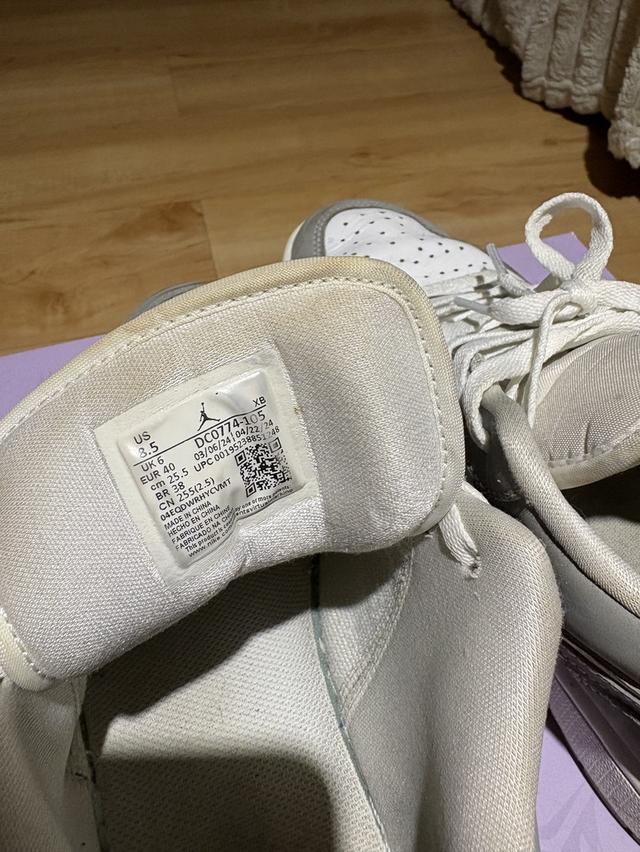Air Jordan 1 Low Wolf Grey รูปที่ 4