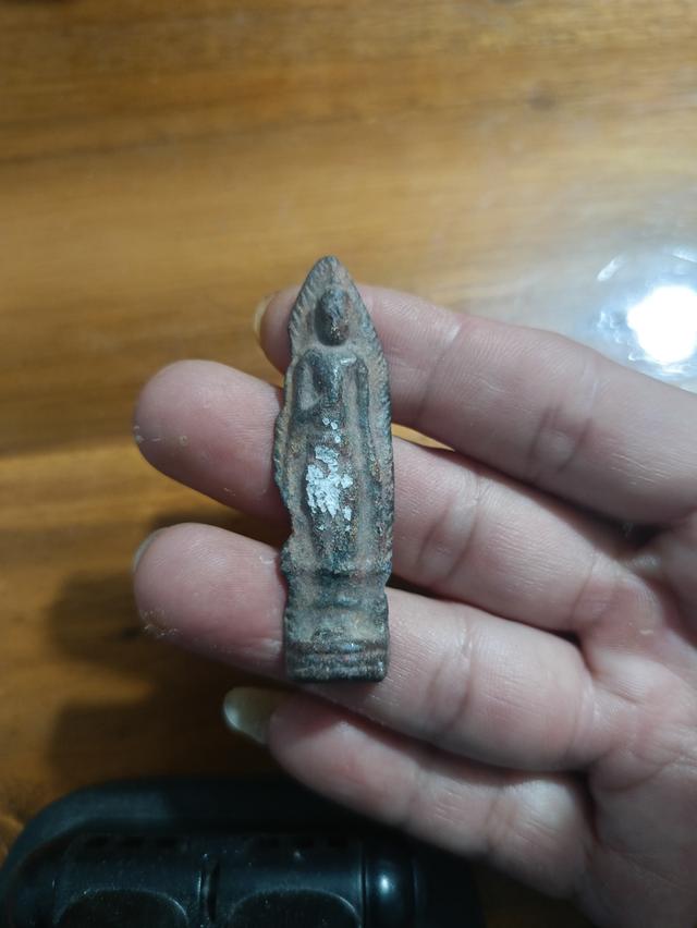 พระร่วงยืน กรุเก่า ลพบุรี สนิมแดง