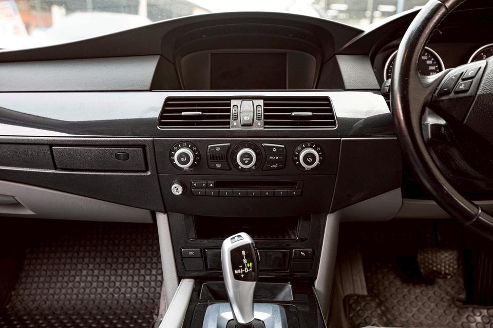 BMW 520d (E60) ปี 2010 มือสอง รูปที่ 3