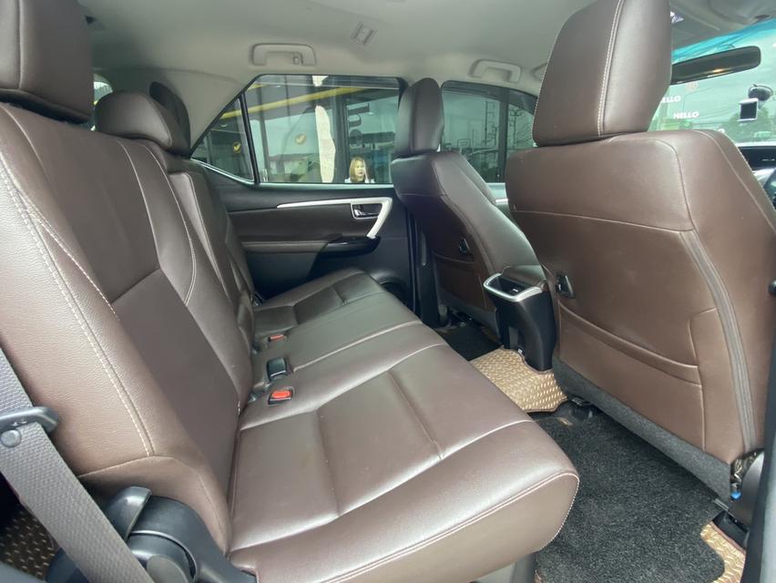 Toyota Fortuner รุ่น 2.4V ขับ2 10