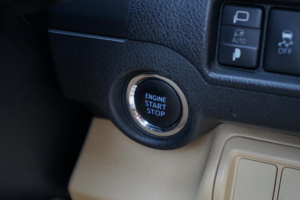 2018 TOTOYA CAMRY 2.5G 13