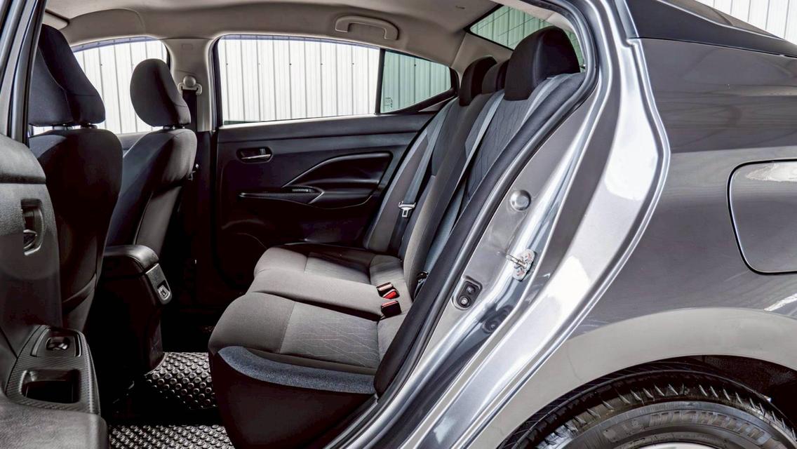 #NISSAN ALMERA, 1.0 V ปี 2023 สีเทา
โฉม ปี19-ปัจจุบัน รับประกันเลขไมล์แท้ 53,523 km. ราคาขาย 398,000 บ. 🌈ผ่อน 7,259 x 72 งวด รูปที่ 15