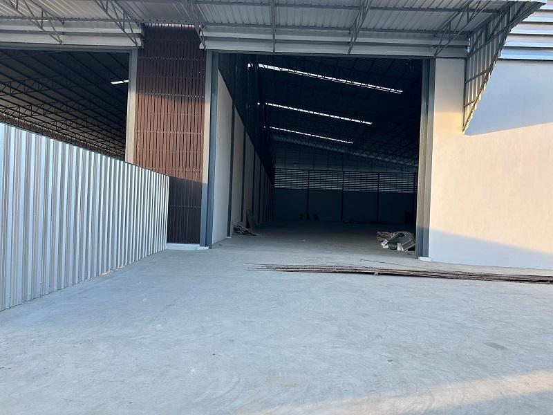 #ให้เช่าโกดังอําเภอกระทุ่มเเบน สมุทรสาคร ขนาด 2000 ตรม ขนาดโกดัง 1500 ตารางเมตร มีออฟฟิศ 2 ชั้น 10x9 5