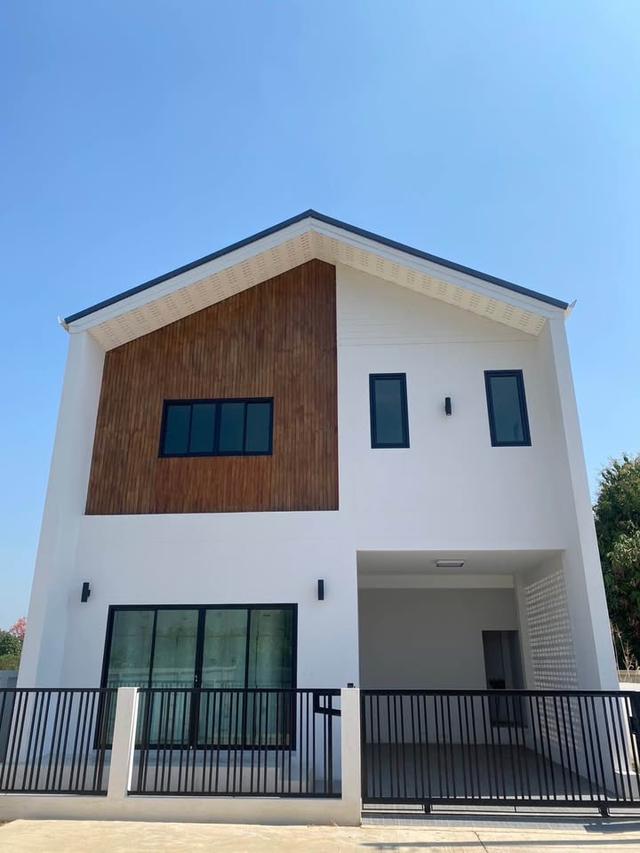 ขายบ้านเดี่ยวสองชั้น 2 ห้องนอน  2 ห้องน้ำ 2.2 ล้านบาท! สารภี เชียงใหม่ 🏠 บ้านที่ใช่…ในทำเลที่คุณรัก 💕 1