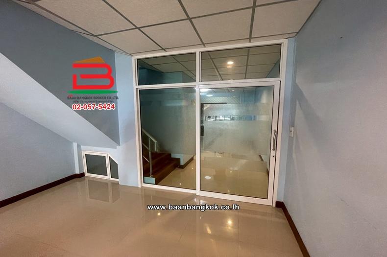ทาวน์โฮม 2 ชั้น เนื้อที่ 20 ตร.ว. หมู่บ้านตะวันทอง 3 ซอย 2 (ซอยเพชรเกษม 69) ถนนเพชรเกษม แขวงหนองแขม เขตหนองแขม 6