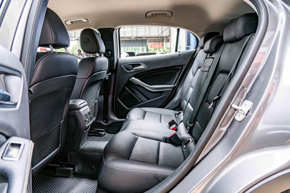 รหัสรถ NP3429 BENZ GLA 200 1.6 2018 17
