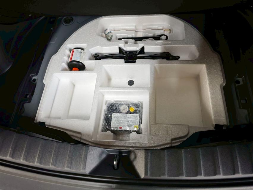 ขายรถ Toyota Corolla Cross 1.8 ปี 2021 สีเทา เกียร์ออโต้ 20