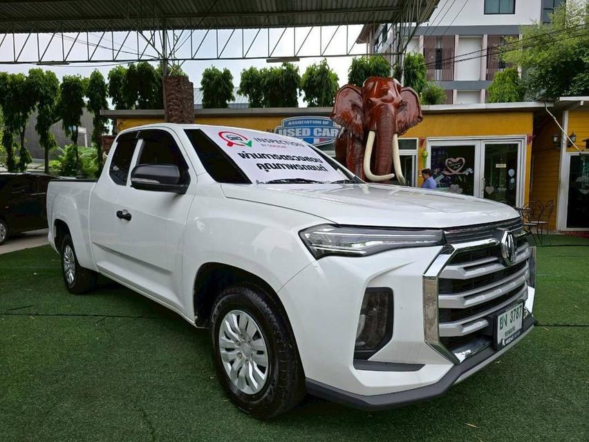 ขายMG EXTENDER รุ่น GIANT CAB ตัว C ปี2024 เครื่อง 2.0cc. เกียร์ธรรมดา ไมล์แท้100% คะวิ่งมาน้อยมากๆคะแค่1,8xxกิโล