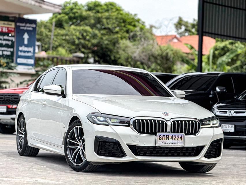 รหัสรถ WRT4224 2022 BMW SERIES 5 520d M SPORT โฉม G30ทปี17-24 (รุ่นครบรอบ50ปี)