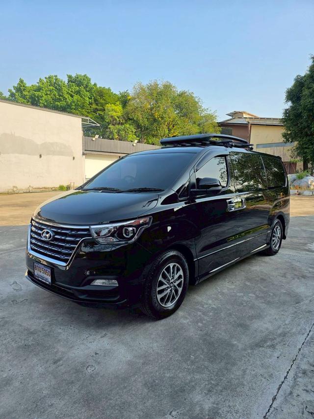 HYUNDAI H-1 2.5 Deluxe สีดำ ปี 2020 ไมล์ 60,000 กม.