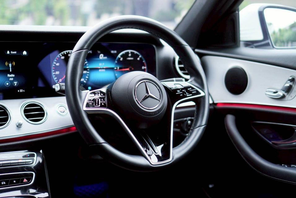Mercedes-Benz E220d AMG Sport (Facelift) ปี 2021 รูปที่ 8
