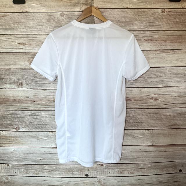 เสื้อผ้ากีฬา มือสองใหม่มาก รูปที่ 2