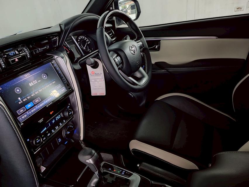 Toyota Legender 2.8 4WD ปี 2020จด2022 13