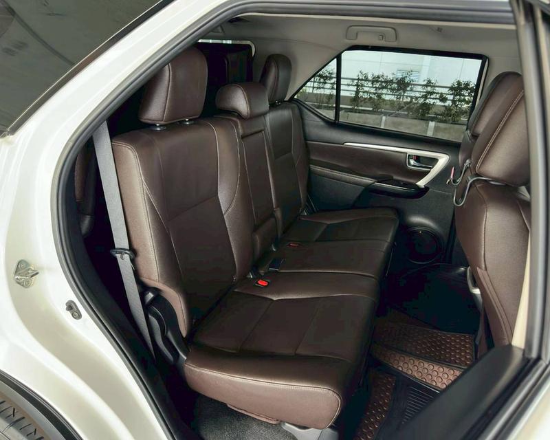 Toyota Fortuner 2.4G เกียร์ Auto 2WD สีขาวมุก ปี 2019 จด 2020 รูปที่ 15