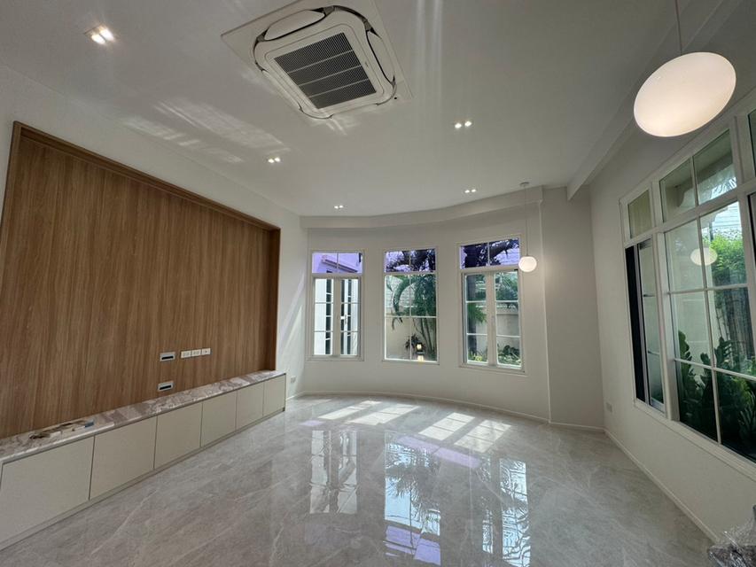 โครงการ ลดาวัลย์ สุขุมวิท 103 บ้านเดี่ยวแปลงมุม 143 ตารางวา 5 นอน 5 น้ำ ตกแต่งบิ้วท์อินทั้งหลัง 4