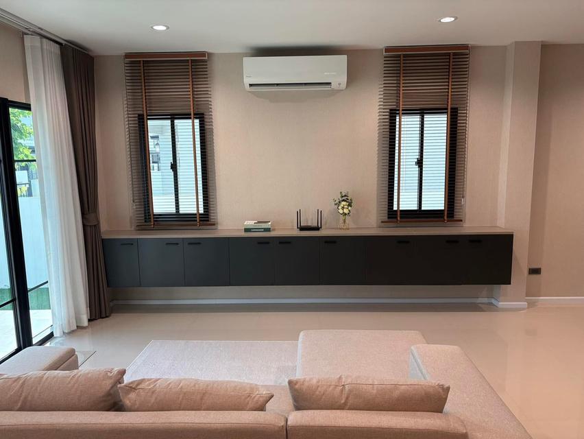 บ้านให้เช่า/For Rent บ้านเดี่ยว 2 ชั้น 55 ตร.วา พร้อมอยู่ 3 ห้องนอน 3 ห้องน้ำ แวดล้อมไปด้วยสถานที่สำคัญ เดินทางสะดวกสบาย สิ่งอำนวยความสะดวกครบครัน 5