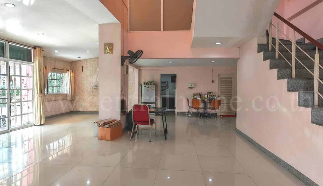 ทาวน์เฮ้าส์ 2 ชั้นครึ่ง สรานนท์ ติวานนท์ - ปากเกร็ด หลังมุม 7